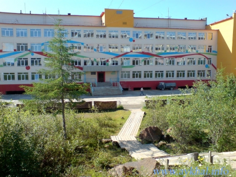 Лестница к школе