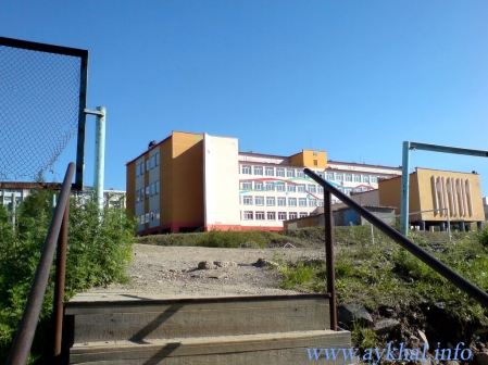 Лестница к школе