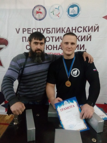 Айхалец взял золото на чемпионате Республики (Саха) Якутия по армрестлингу