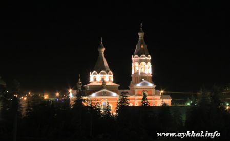 Церковь ночью
