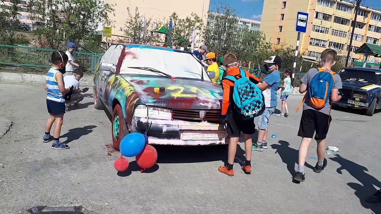 Москвич. Дети .К Празднику дню РОССИИ
