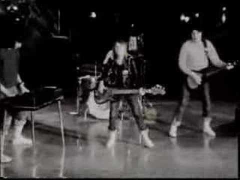 Suzi Quatro - Devil Gate Drive - "The Original B&W Clip"