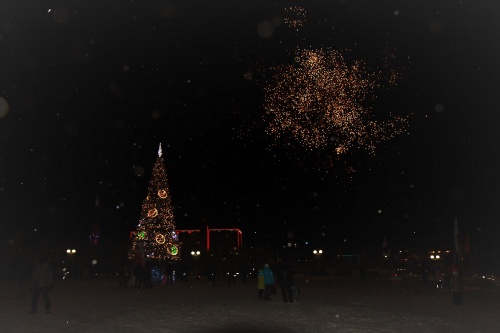 В Айхале зажглись новогодние ёлочки!
