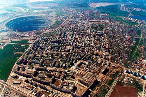 «Красная нить» мирнинской сферы торговли