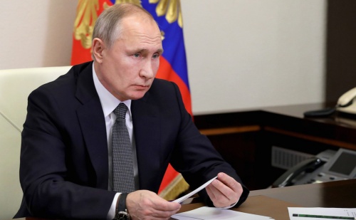 Путин объяснил сдерживание России «жаждущими власти» людьми