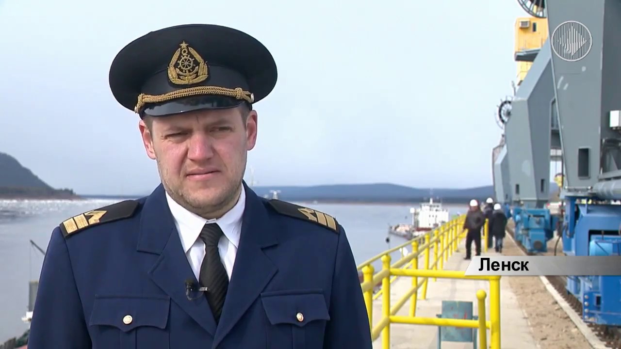 Первые грузы навигации 2017 года