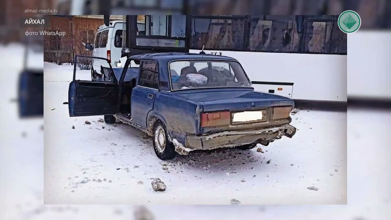 В Айхале «Жигули» столкнулись с автобусом: пострадали два человека